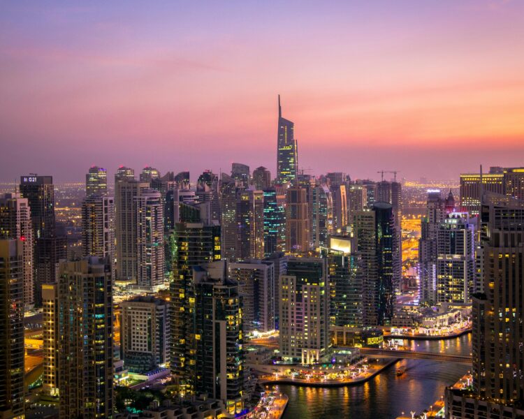 How Monthly Cash Flow Tracking Keeps Dubai Retailers Ahead of Seasonal Slumps